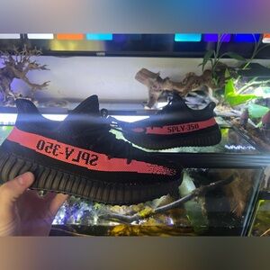 Adidas Yeezy boost 350 v2 core black red 11/21 size 6 1/2